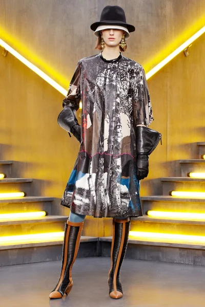 Look 26